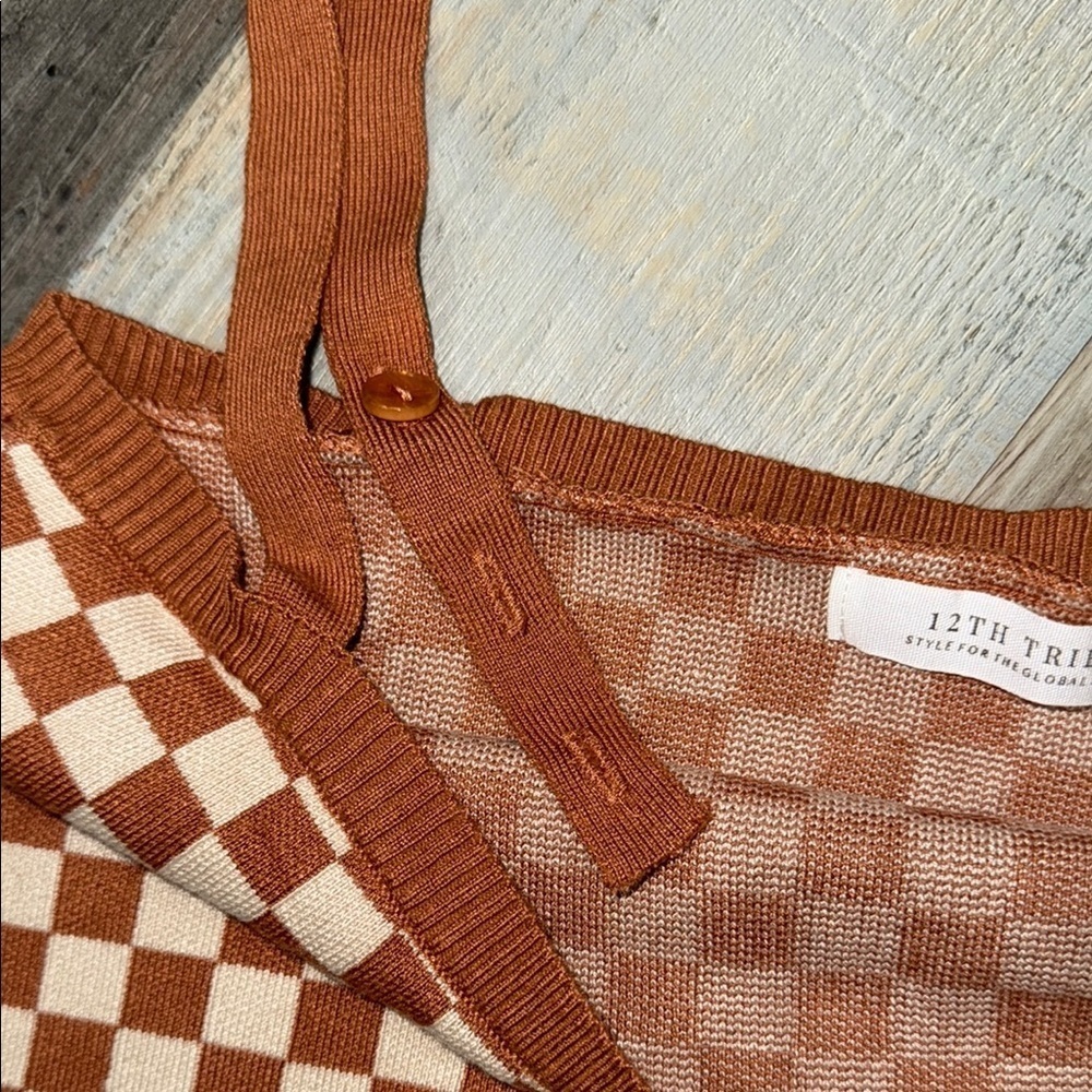 12th Tribe Checkered Crop Top - Picture 5 of 5